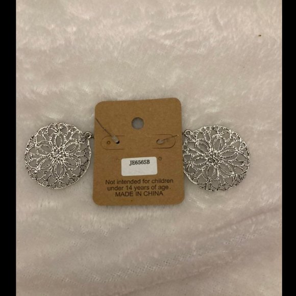 LUCKY YOU Silver Fishhook Dangle Round Filigree Pierced Earrings - Picture 2 of 7